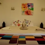 Sunny Villa